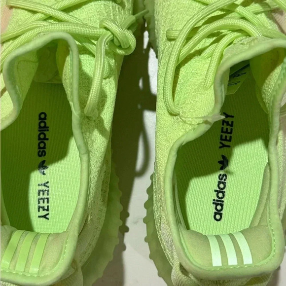 New Yeezy adidas boost 350 green glow mens size 9 shoes - Picture 3 of 4